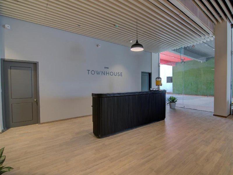 Townhouse Sector 49 Near Logix City Centre Noida Zewnętrze zdjęcie