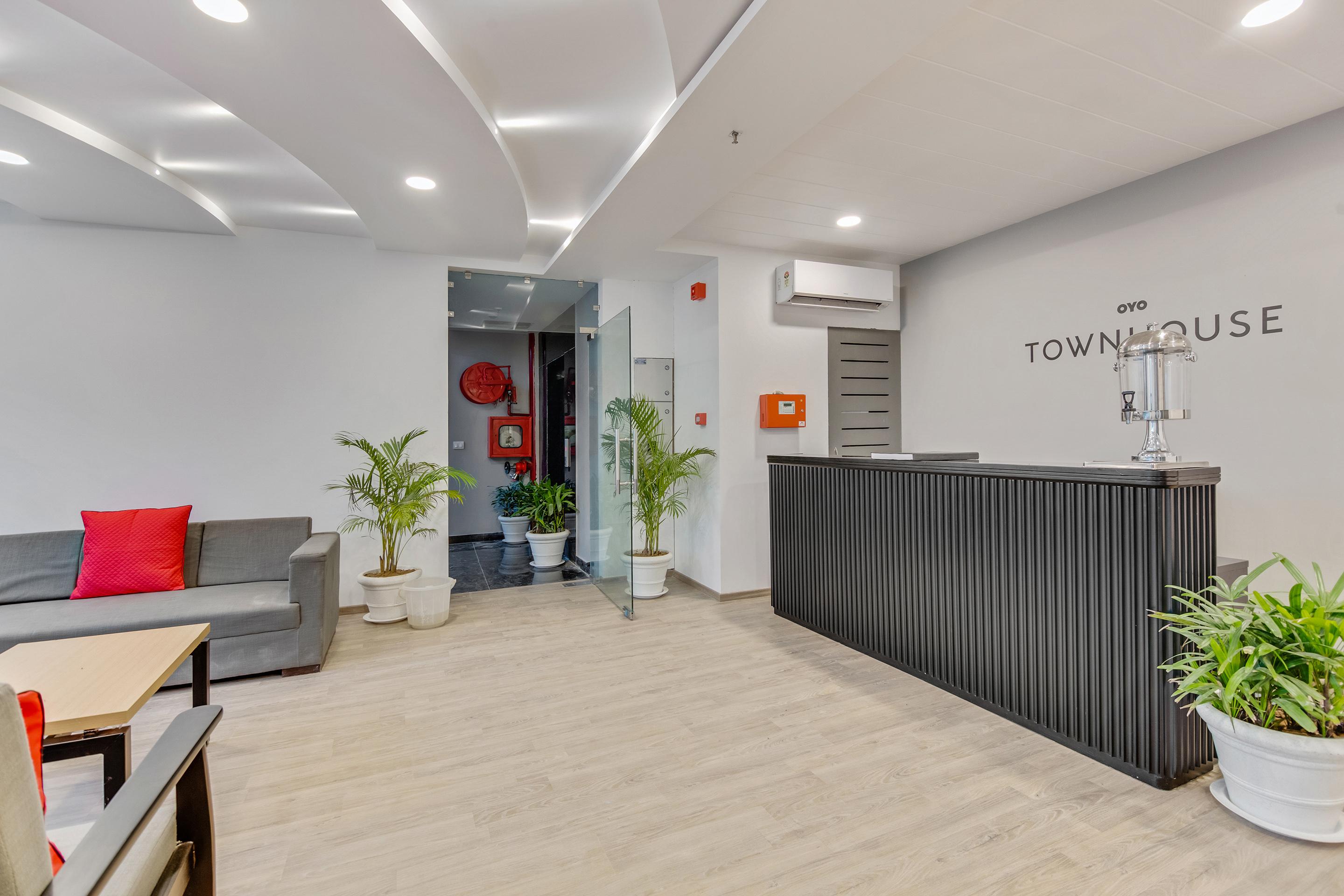 Townhouse Sector 49 Near Logix City Centre Noida Zewnętrze zdjęcie