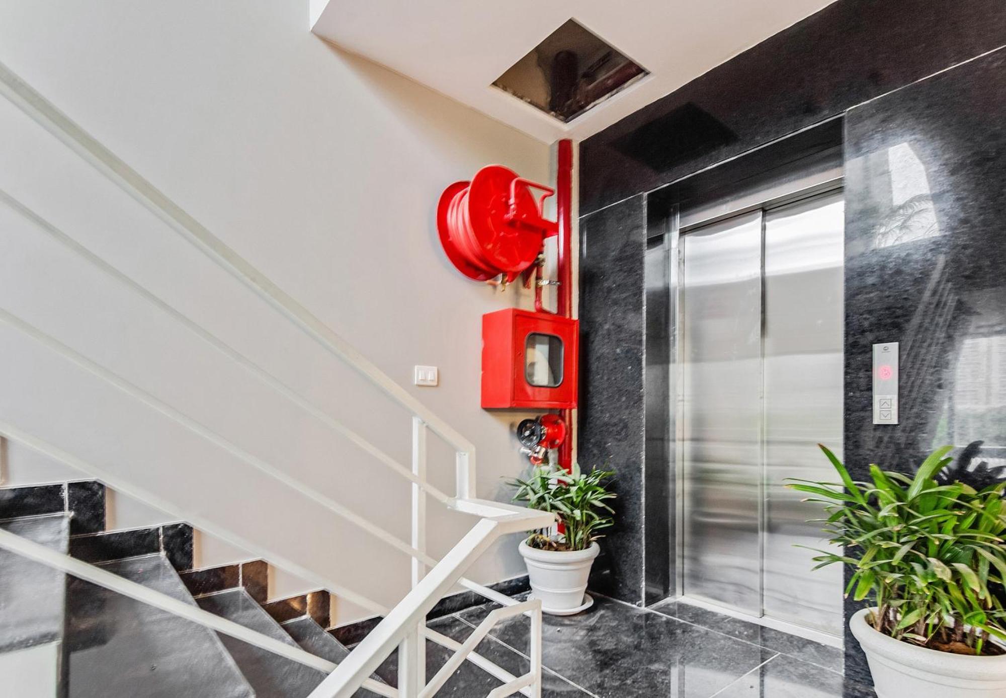 Townhouse Sector 49 Near Logix City Centre Noida Zewnętrze zdjęcie