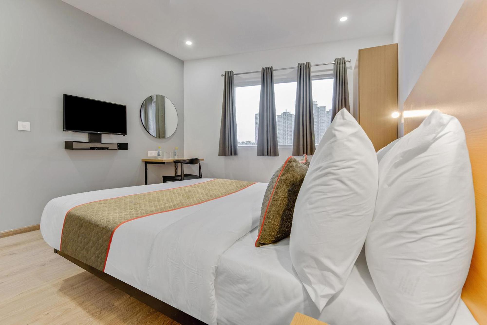 Townhouse Sector 49 Near Logix City Centre Noida Zewnętrze zdjęcie