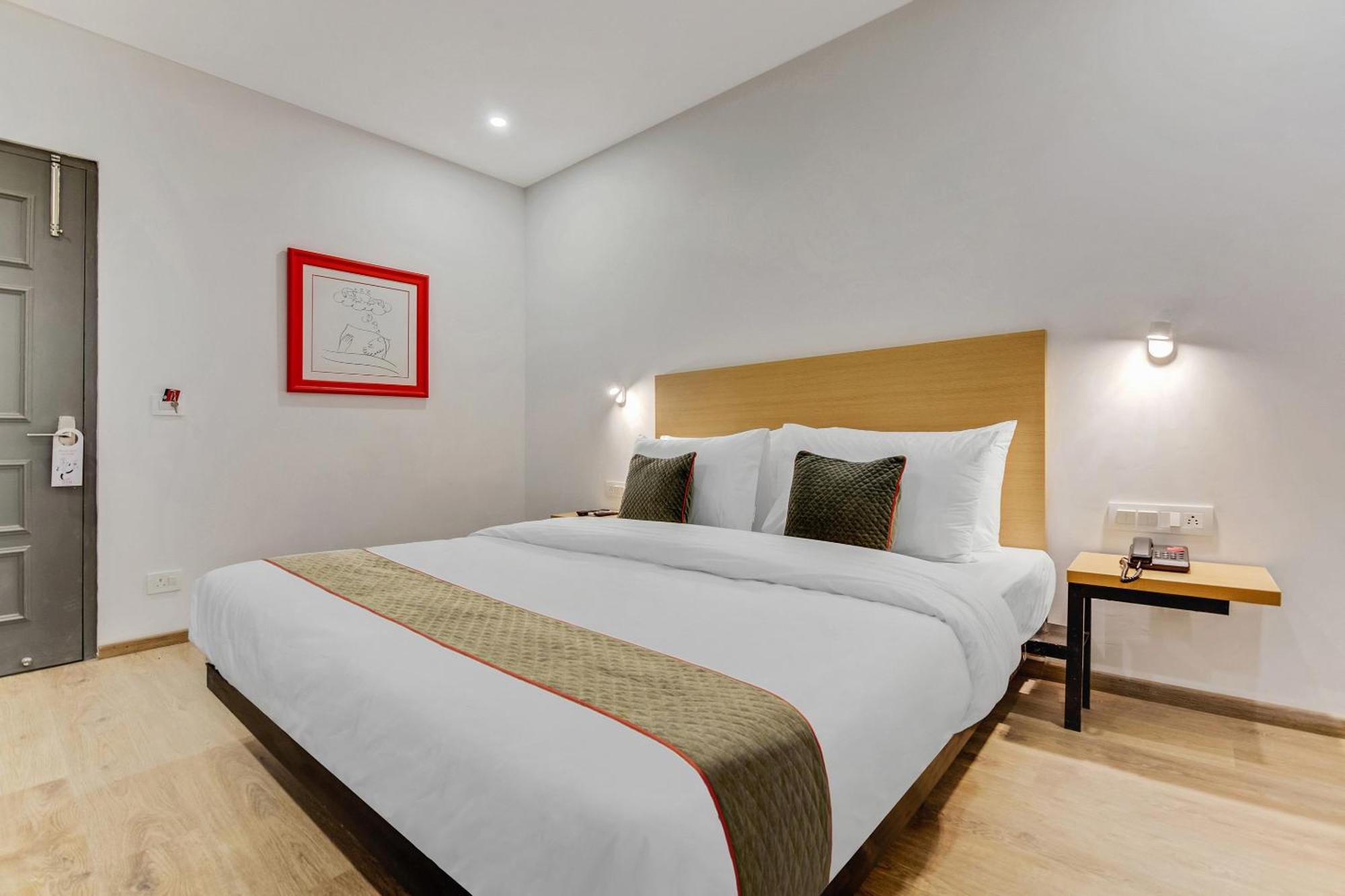 Townhouse Sector 49 Near Logix City Centre Noida Zewnętrze zdjęcie