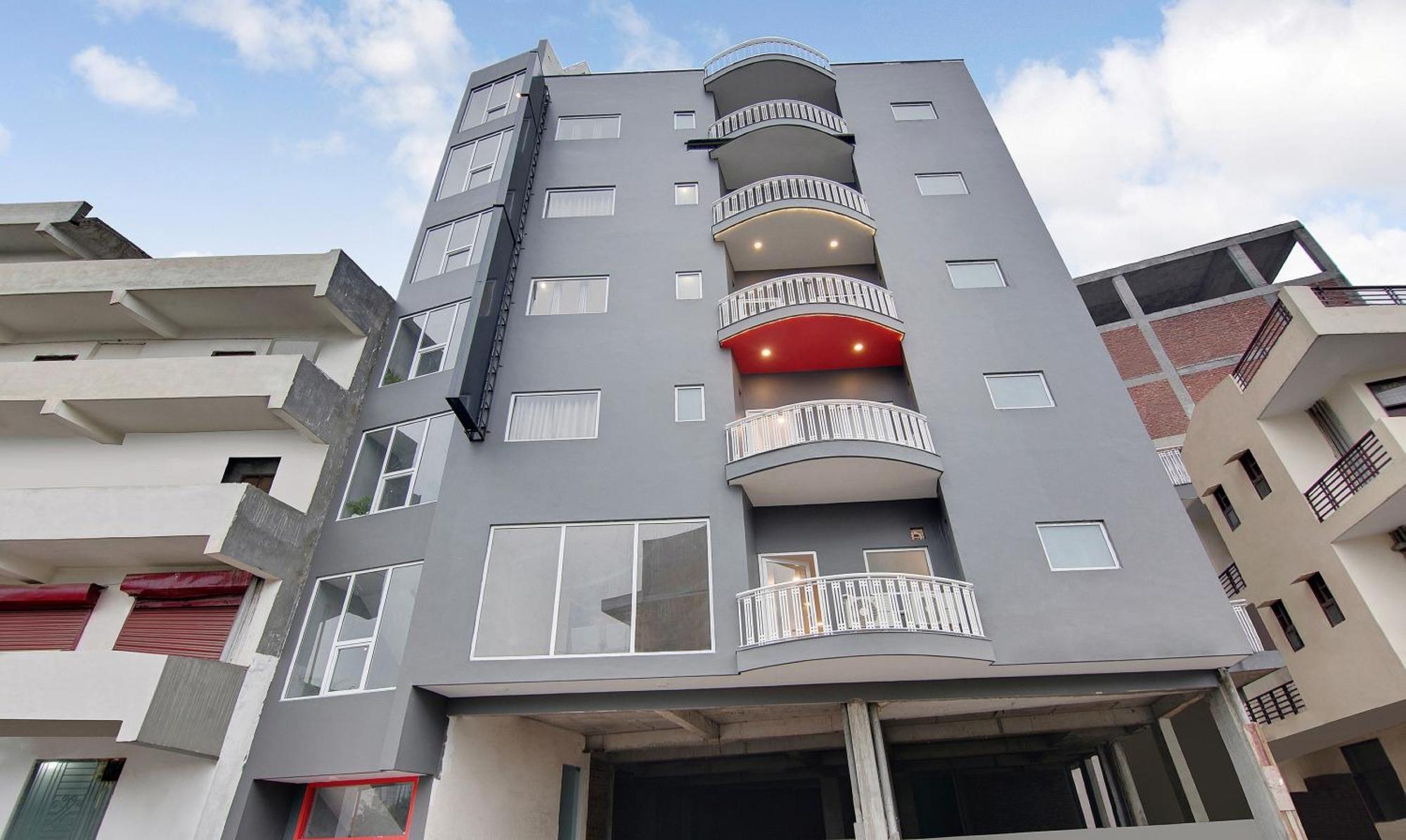 Townhouse Sector 49 Near Logix City Centre Noida Zewnętrze zdjęcie