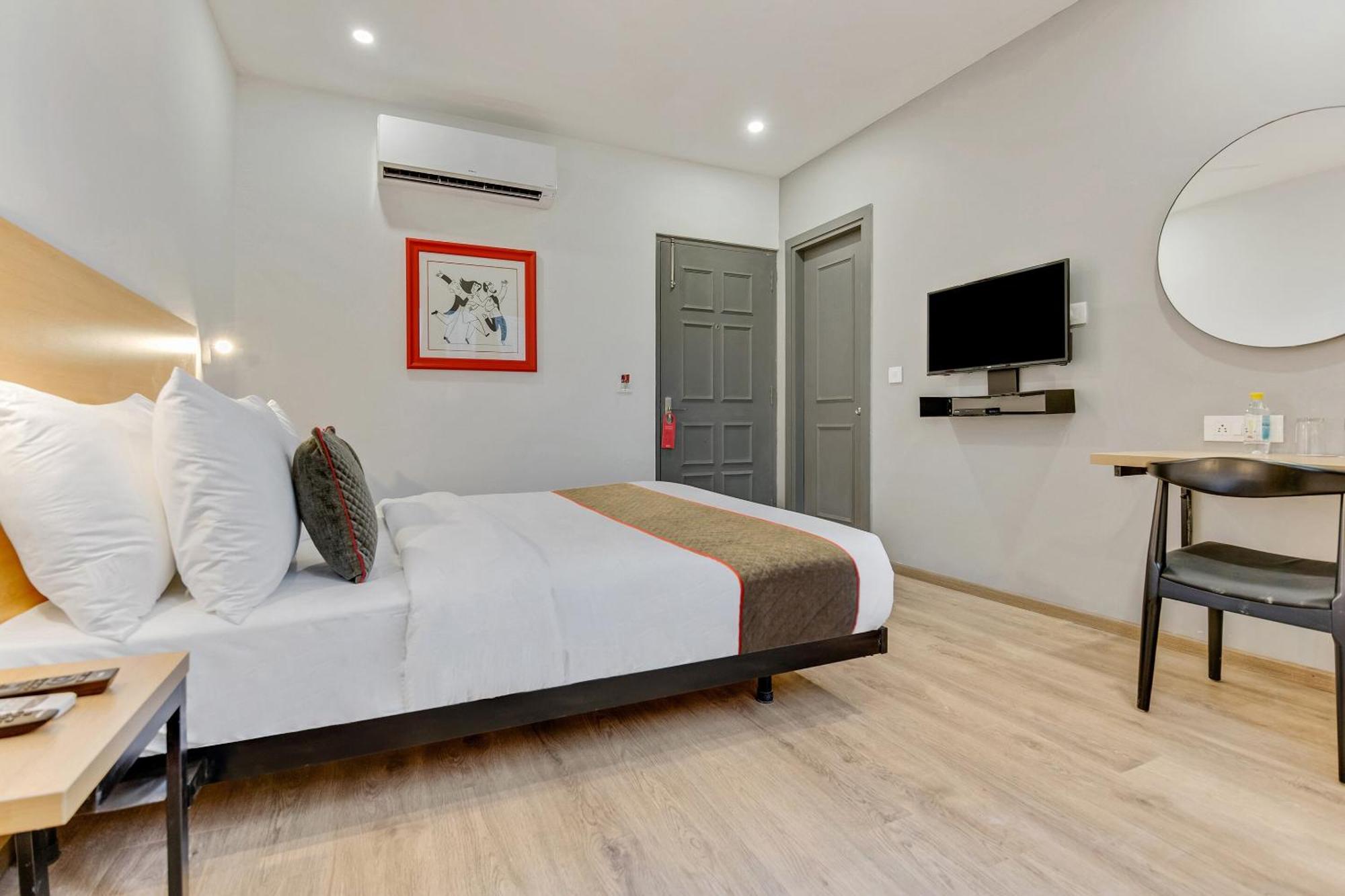 Townhouse Sector 49 Near Logix City Centre Noida Zewnętrze zdjęcie