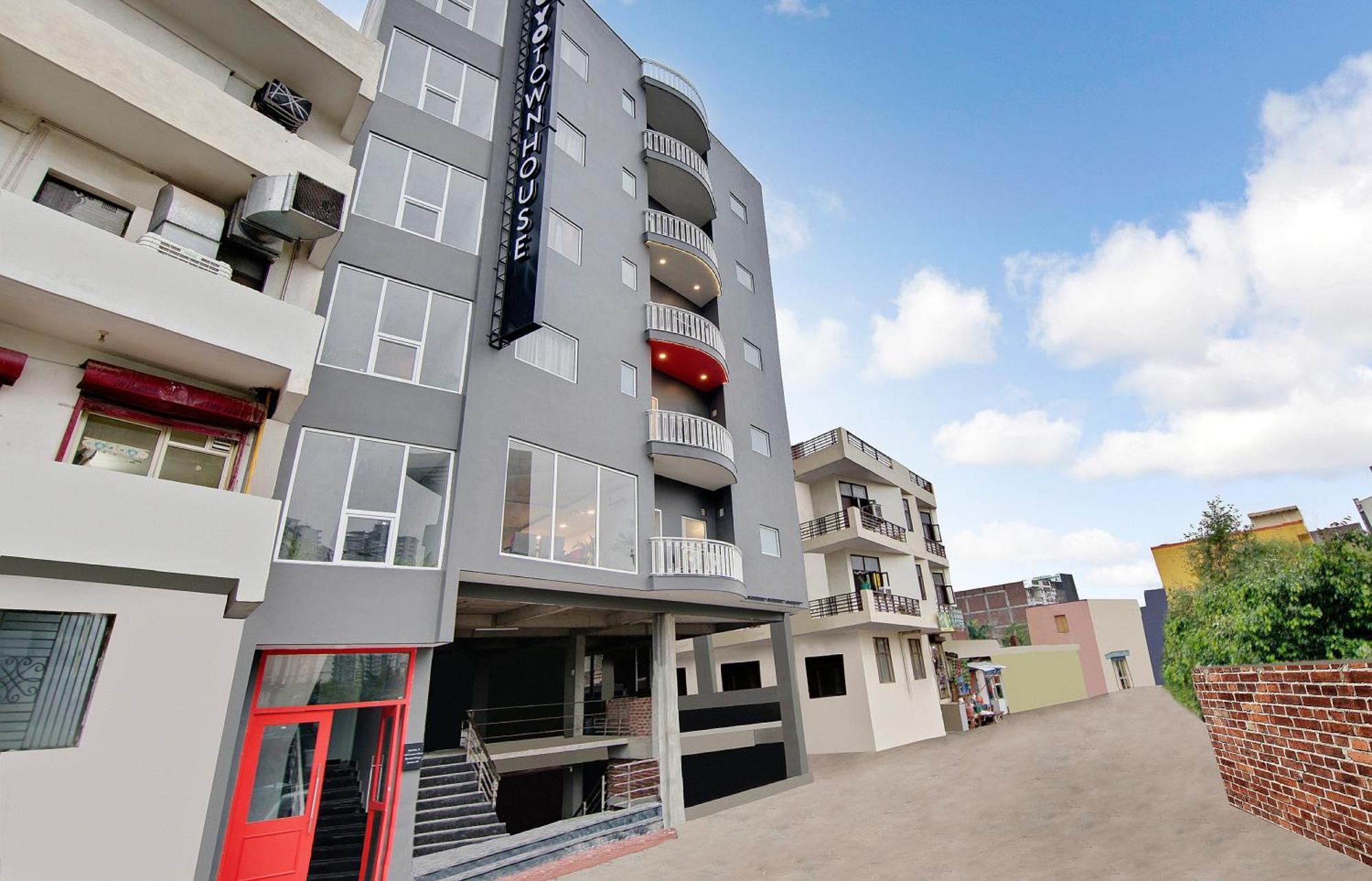 Townhouse Sector 49 Near Logix City Centre Noida Zewnętrze zdjęcie