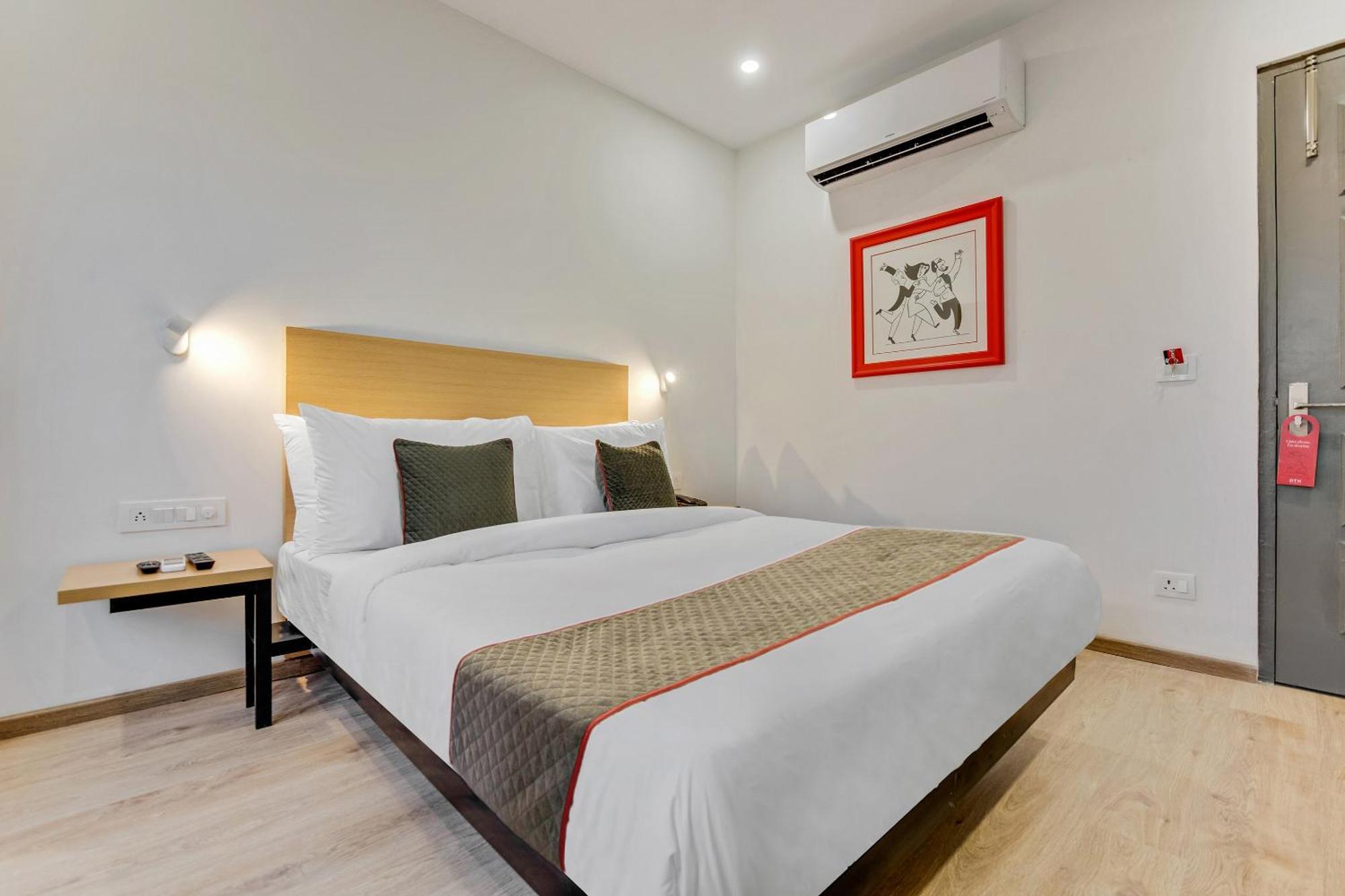 Townhouse Sector 49 Near Logix City Centre Noida Zewnętrze zdjęcie