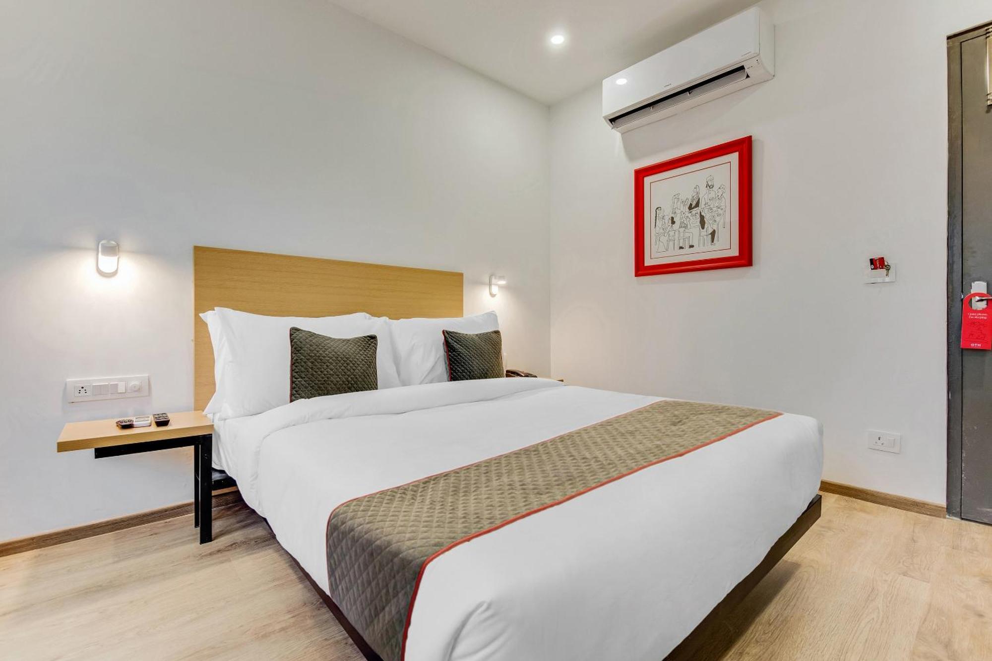 Townhouse Sector 49 Near Logix City Centre Noida Zewnętrze zdjęcie